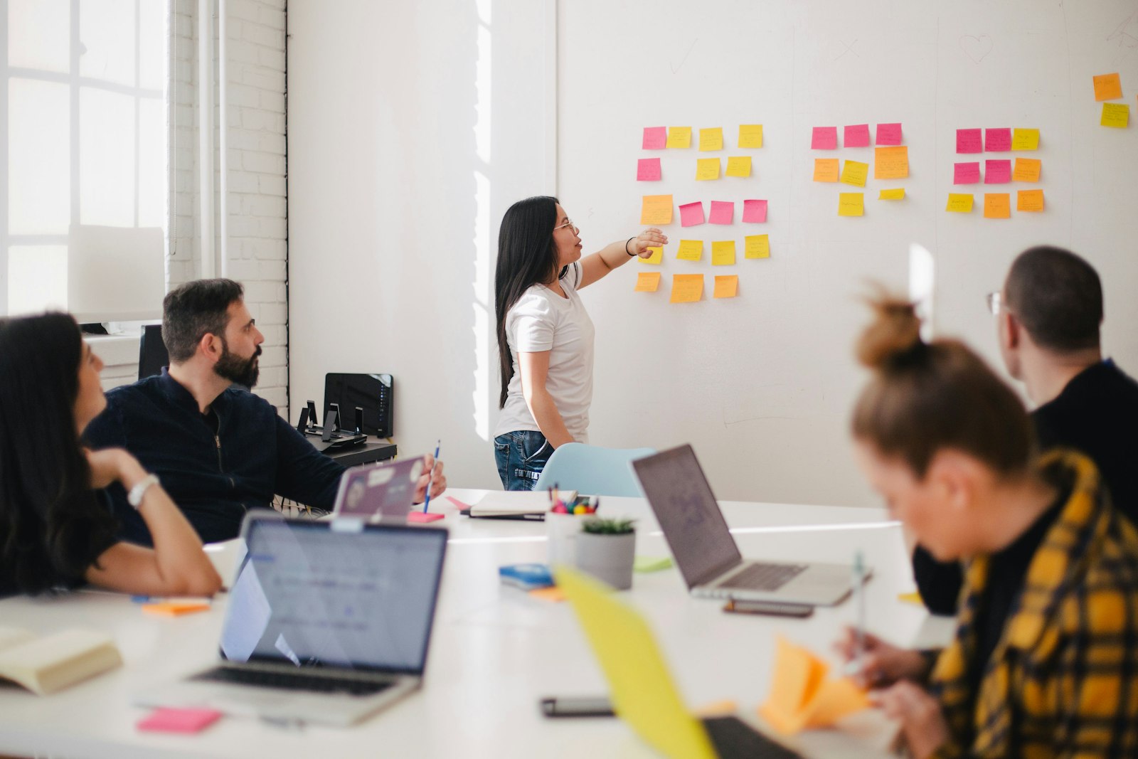 Growth review session with metrics and funnel notes